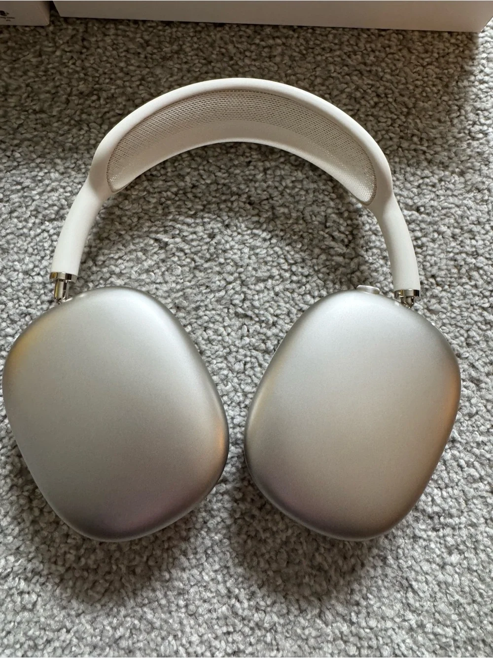 Apple AirPods Max — Starlight w/ Apple Care